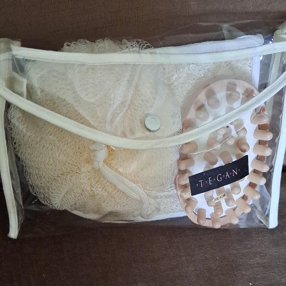 Tegan Bath Set with Loofah and Massager